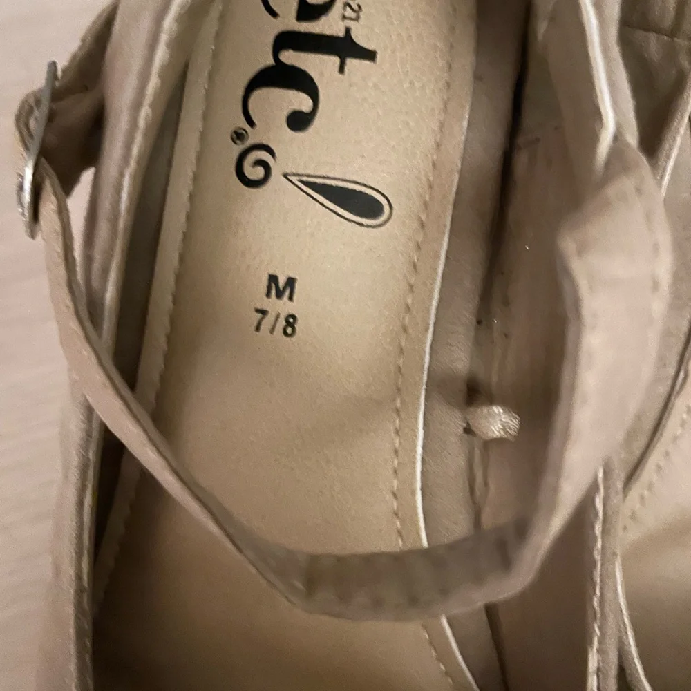 Tan Wedges - Picture 3 of 3